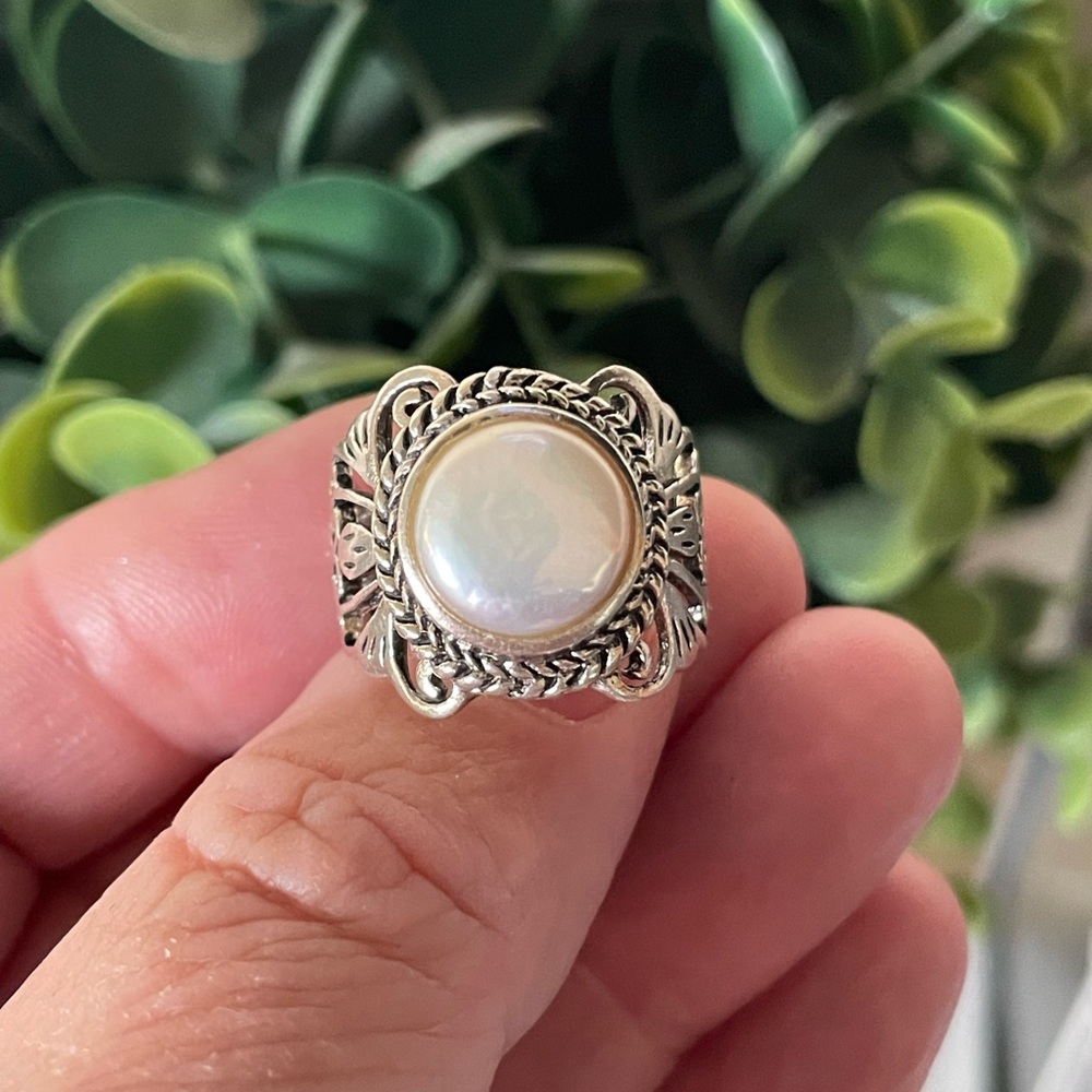 Vintage  Estate Mother of Pearl Floral thick 925 Sterling Silver Ring 6.5